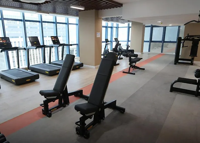 38 Park Ave It Park With 500mbps, Pool, & Netflix Lägenhet *